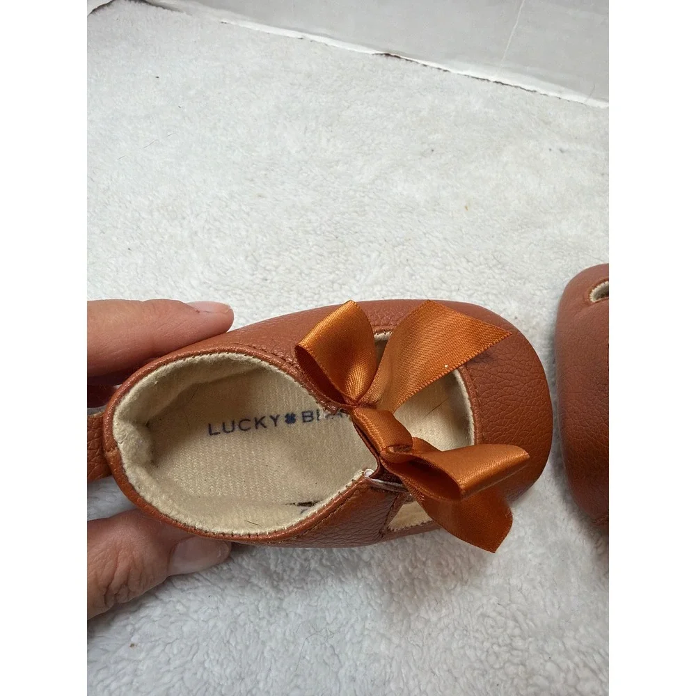 Lucky Brand Crib Shoes Girls Size 2 Cognac Brown Satin Bow Mary Jane Soft Sole